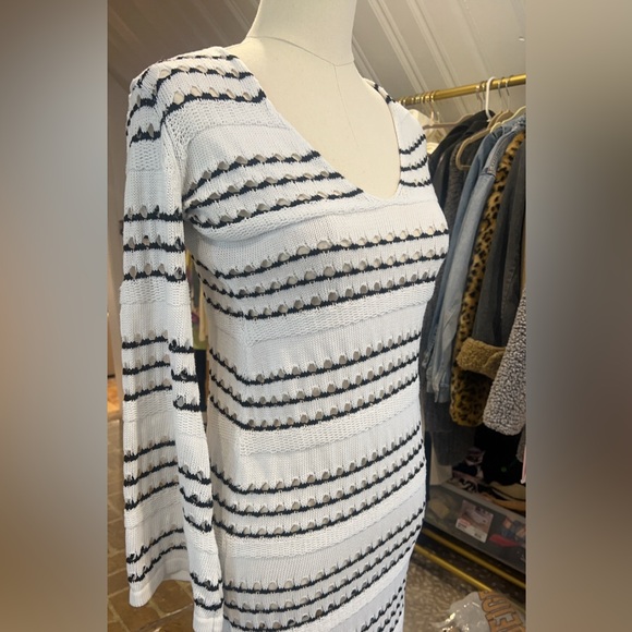 BOOHOO; MONO STRIPE CROCHET MAXI BEACH KAFTAN. NWT - Picture 2 of 5